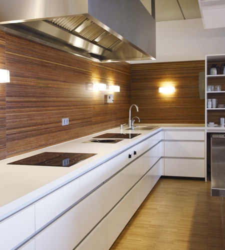 Plexwood® Rutges kitchen back wall in professional meranti re-stacked vertical veneer ply paneling