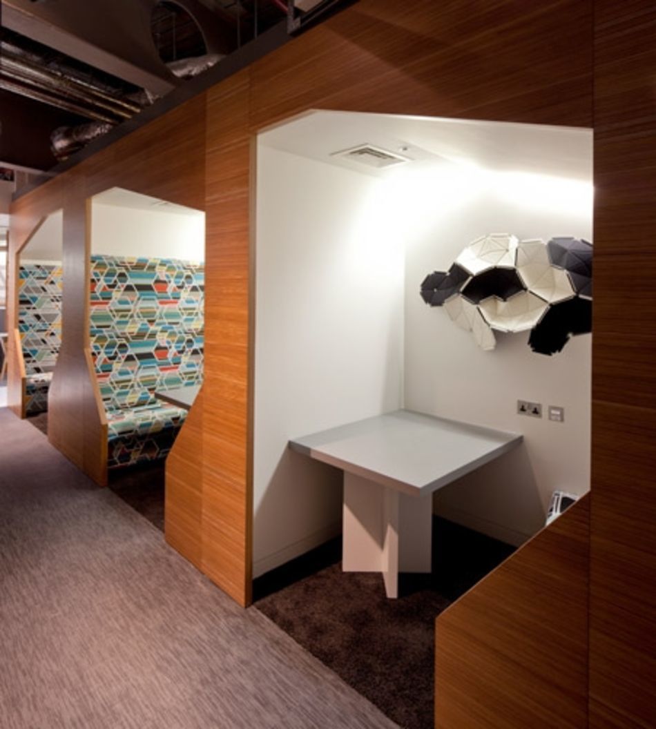 Plexwood® CBRE Global Investors built-in seats wall cladding in ocoumé reverse laminated plywood