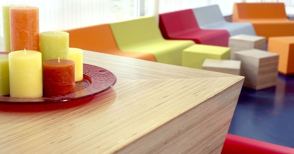 Plexwood® De Tweern, Special Elementary Education issue desk of re-lined birch plywood veneer surfaces